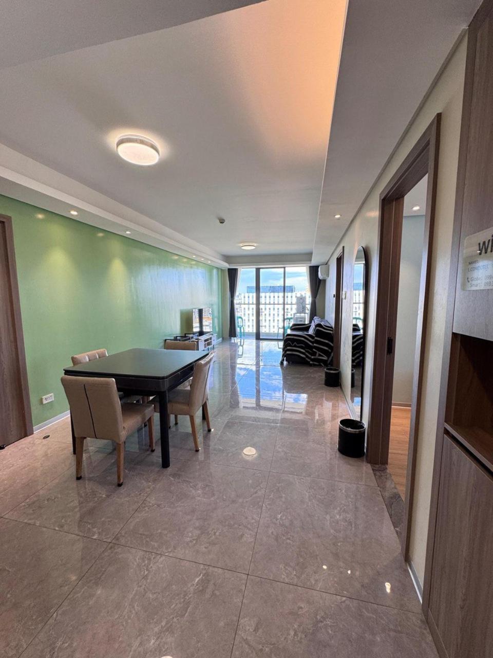 L Condotel Paranaque City Phòng bức ảnh